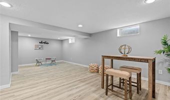 999 Elm Dr, Apple Valley, MN 55124