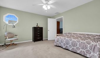 18 Peaksail Dr, Bayville, NJ 08721