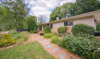 2104 S Circle Dr, Ann Arbor, MI 48103