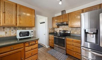 1030 Clear Creek Dr, Buhl, ID 83316