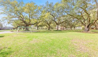 8916 Eastwood Dr, Abbeville, LA 70510