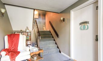 11 Harbour Vlg B, Branford, CT 06405