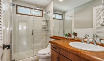 586 Kaimalino St, Kailua, HI 96734