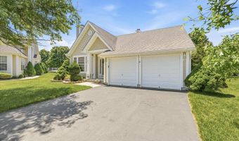 15 BREEZE Ter, Barnegat, NJ 08005