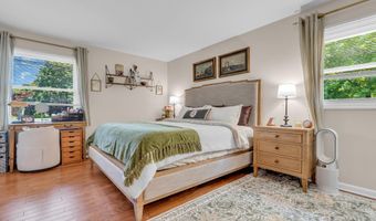 186 Van Brackle Rd, Aberdeen, NJ 07747