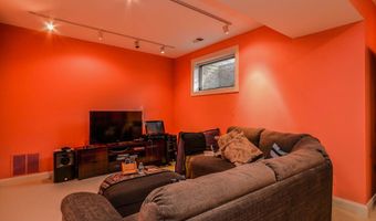 7806 FOX GATE Ct, Bethesda, MD 20817