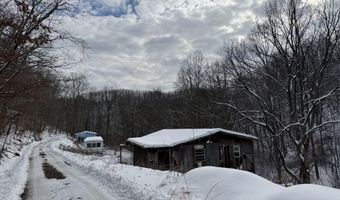 55 Smith Rd, Alum Creek, WV 25003