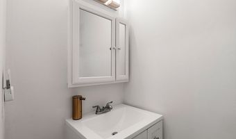 95 Anderer Ln 7, Boston, MA 02132