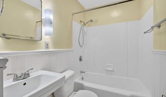 425 15th St, Ames, IA 50010