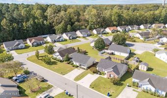 3786 Dover Dr, Ayden, NC 28513