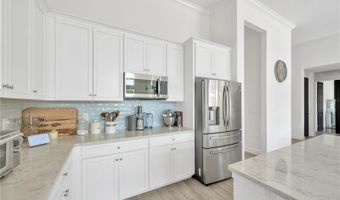 832 MANNS HARBOR Dr, Apollo Beach, FL 33572