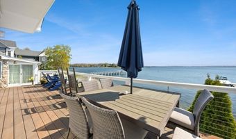 106 King Philip Ave, Bristol, RI 02809
