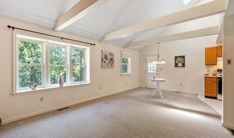 35 Chandler Dr 35, Atkinson, NH 03811
