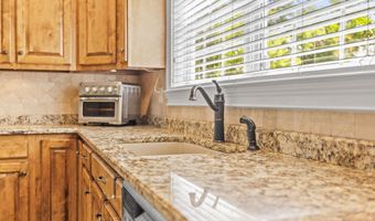 3706 Bentwood Cove Dr, Apison, TN 37302