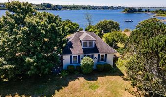 39 Franks Neck Rd, Narragansett, RI 02882