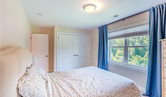 59 Camden Ln, Cranston, RI 02921