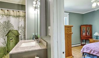 7 Hemlock Dr, Johnston, RI 02919