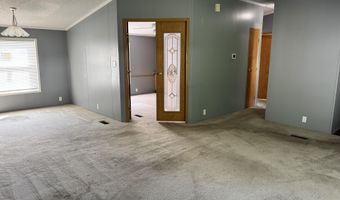 829 Savannah River Dr, Adrian, MI 49221