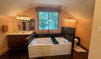 1907 S Shore Dr, Albert Lea, MN 56007