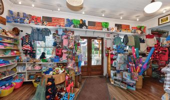 899 E Shore Dr, Adirondack, NY 12808