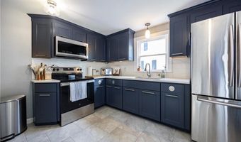 33 Providence Ave, East Providence, RI 02915