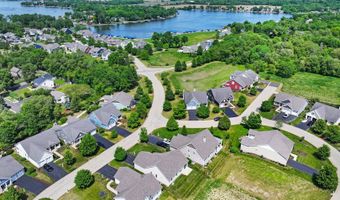 40491 N S Newport Dr, Antioch, IL 60002