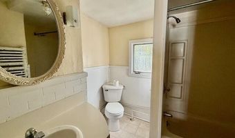 102 Congress St, Belfast, ME 04915