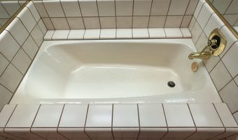 15370 Tacony Rd, Apple Valley, CA 92307