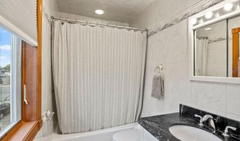 13 Evans Ave, Albertson, NY 11507