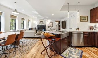 27 High St 2, Newport, RI 02840