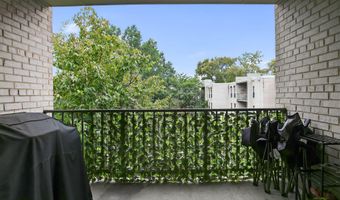 8 CANTERBURY Sq 304, Alexandria, VA 22304
