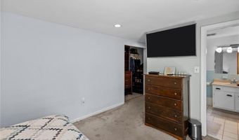82 Vera St, Warwick, RI 02886