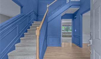 48 Fieldstone Ln, North Kingstown, RI 02874