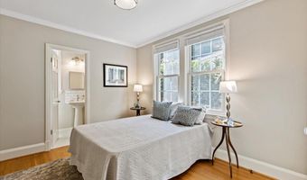 5013 WORTHINGTON Dr, Bethesda, MD 20816