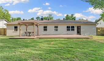 402 SW 11th St, Bentonville, AR 72712