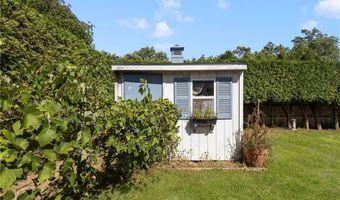 8 Meadow Ln, Coventry, RI 02816