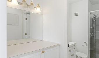 6 Whittier Place 17D, Boston, MA 02114