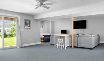 27 Sanderling Way, Middletown, RI 02842
