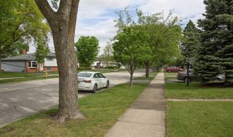921 S Iowa Ave, Addison, IL 60101