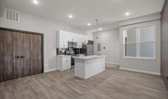 405 N SIMPSON St, Philadelphia, PA 19151