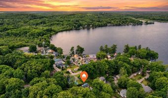 34 Amesbury Ave, Amesbury, MA 01913