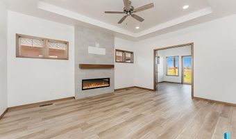 901 S Brek Ave, Brandon, SD 57005