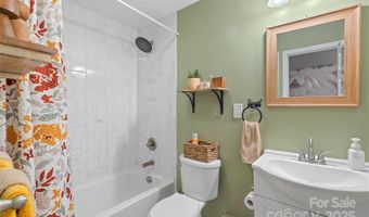 1914 Bonnie Ln, Charlotte, NC 28213