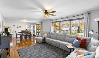 4 Saturn Ct, Alloway, NJ 07422