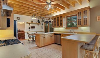 2837 Jackson Dr, Arlington Heights, IL 60004