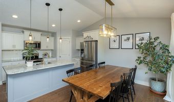 2909 SW Country Ln, Ankeny, IA 50023