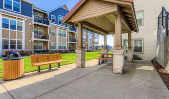 17126 SW SNOWDALE St 106, Beaverton, OR 97007