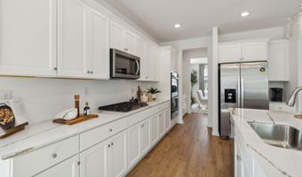 16 E Garfield Ave, Atlantic Highlands, NJ 07716