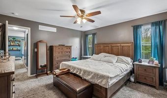 23882 Monroe St, Armada, MI 48005