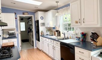 290 Cooper Ln, East Greenwich, RI 02818